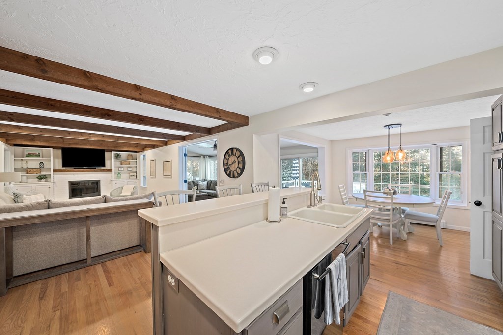 46 Smoke Hill Ridge Road Marshfield, MA 02050 - Photo 5 of 42 Gallery Image 5