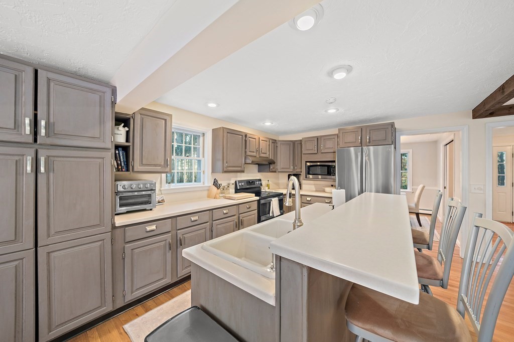 46 Smoke Hill Ridge Road Marshfield, MA 02050 - Photo 7 of 42 Gallery Image 7
