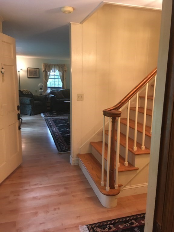18 Butternut Drive Sutton, MA 01590 - Photo 21 of 34 a view of entryway