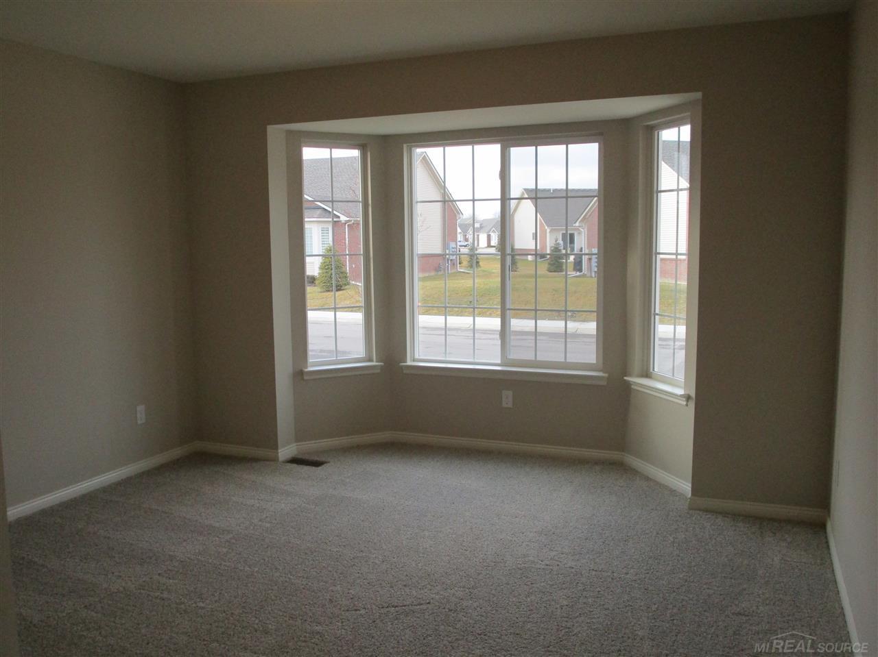 47392 Mariners New Baltimore, MI 48051 - Photo 6 of 14