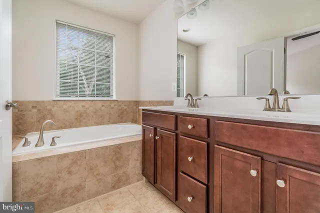 $2,395 | 322 Tree Line Drive, Fredericksburg, VA 22405