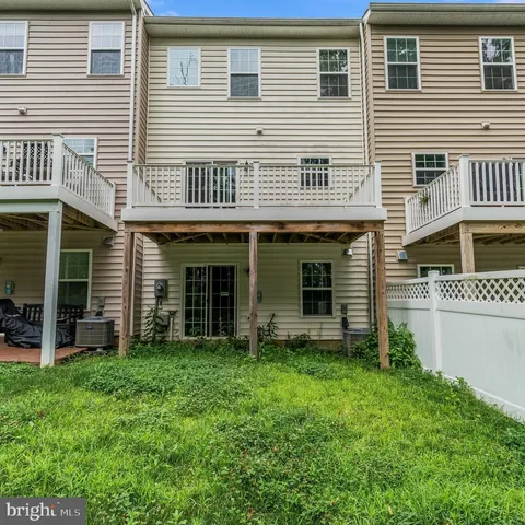 $2,395 | 322 Tree Line Drive, Fredericksburg, VA 22405