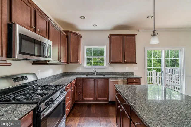 $2,395 | 322 Tree Line Drive, Fredericksburg, VA 22405