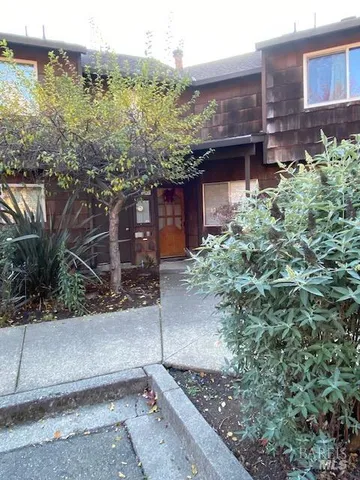 $530,000 | 1565 Parkway Drive, Rohnert Park, CA 94928