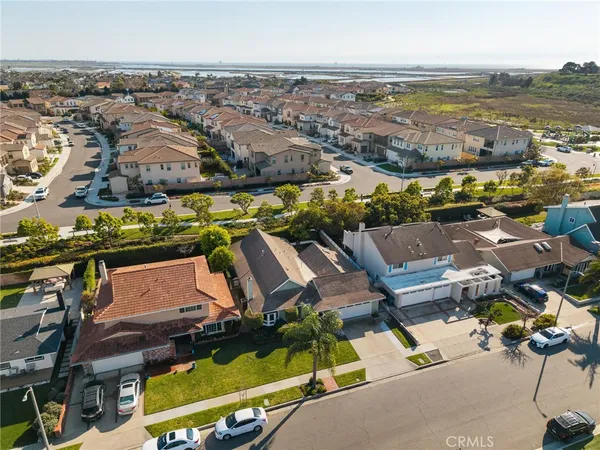 $5,975 | 5302 Kenilworth Drive, Huntington Beach, CA 92649