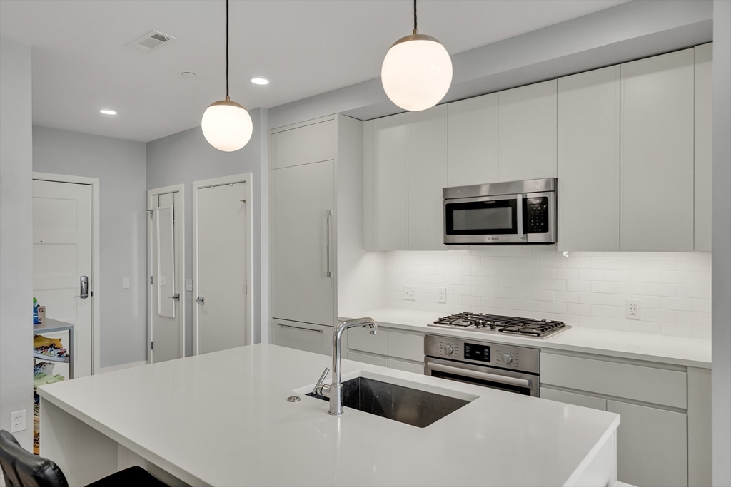 191 Washington Street, Unit 421 Boston, MA 02135 - Photo 11 of 42