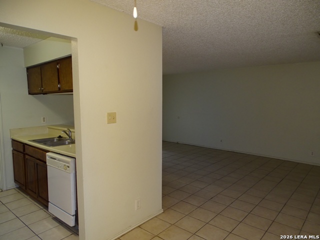 5215 Meadow Rise Street San Antonio, TX 78250 - Photo 8 of 21