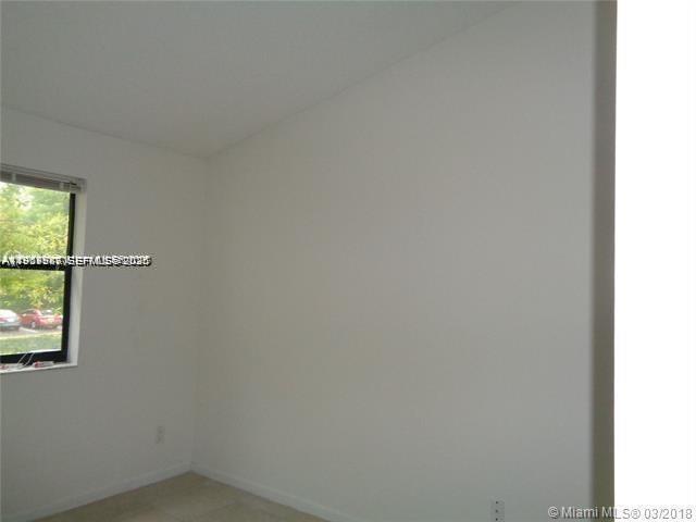 650 South Park Road, Unit 215 Hollywood, FL 33021 - Photo 10 of 24 a small space with a window