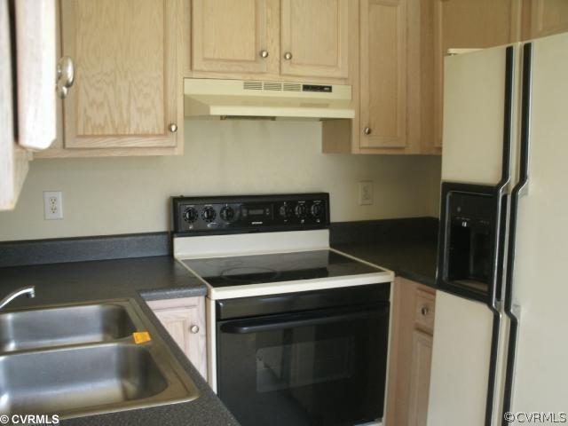 5745 Swanson Road Richmond, VA 23225 - Photo 5 of 6 Exterior Front - Kitchen