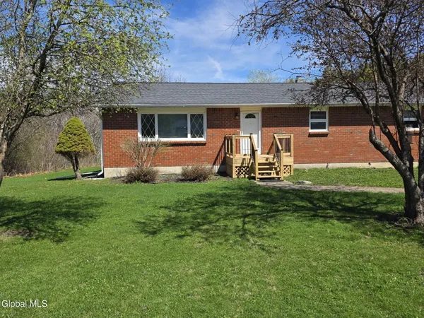 $1,900 | 328 Witter Road, Unit A, Altamont, NY 12009