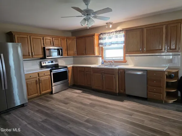 $1,900 | 328 Witter Road, Unit A, Altamont, NY 12009