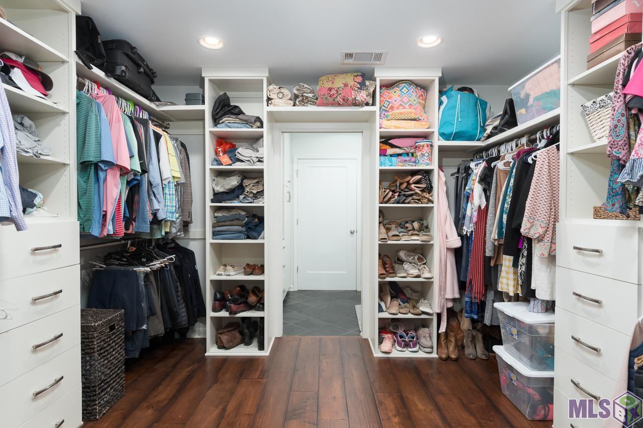 2955 Kleinert Avenue Baton Rouge, LA 70806 - Photo 18 of 33 Custom Large Master Closet