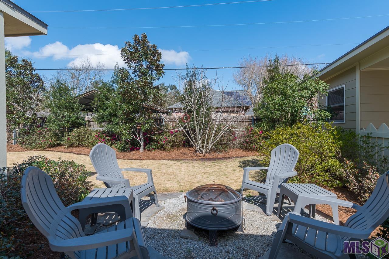 2955 Kleinert Avenue Baton Rouge, LA 70806 - Photo 32 of 33 Landscaped backyard