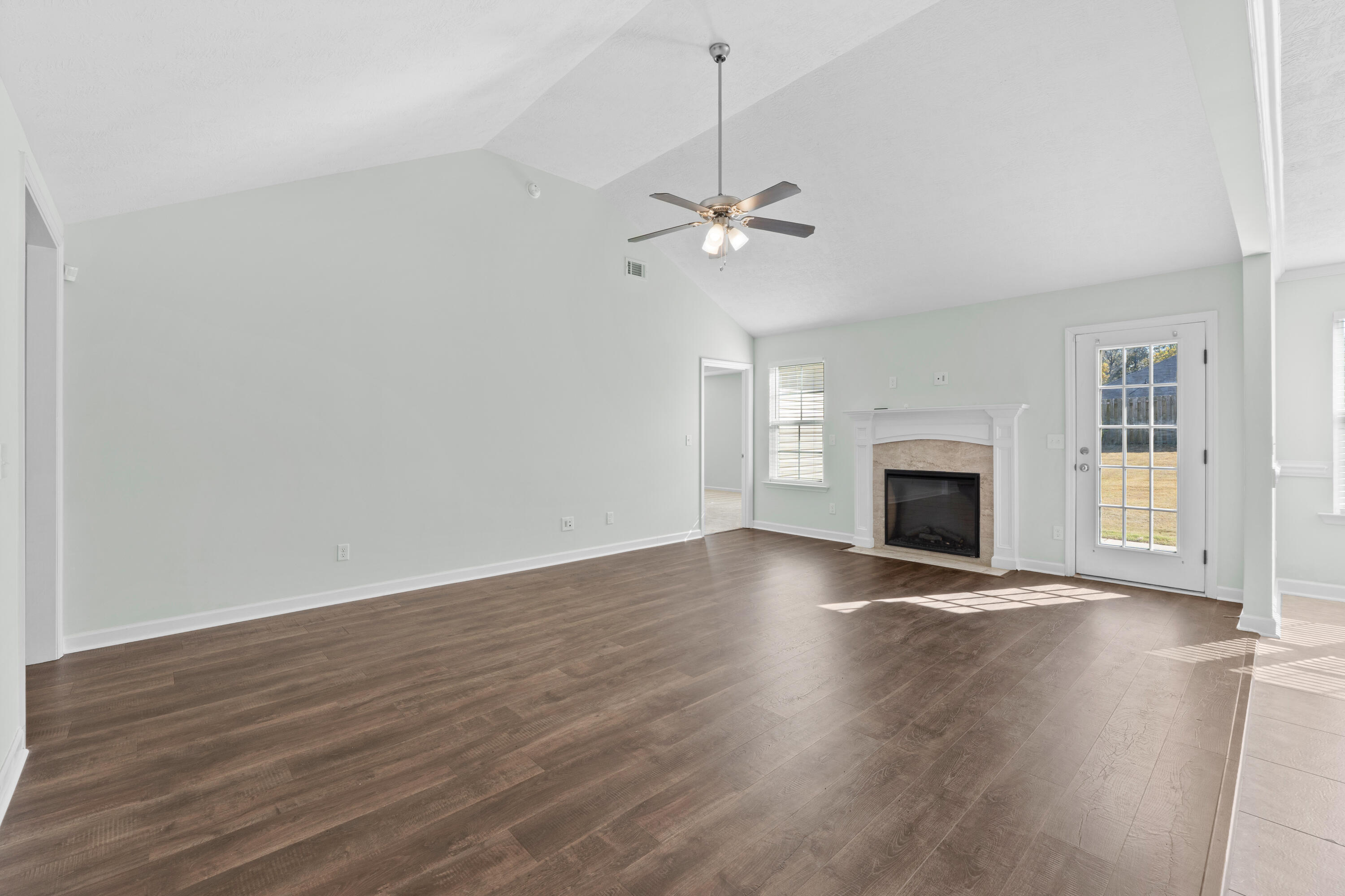1203 Belgrove Drive Augusta, GA 30909 - Photo 7 of 43 Living Room