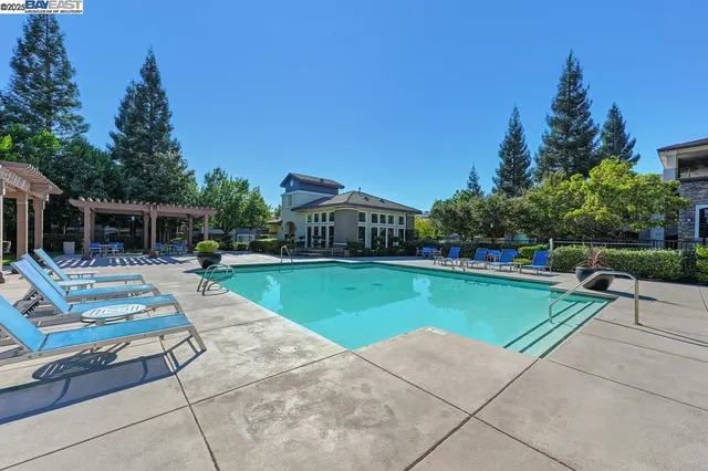 $325,000 | 701 Gibson Drive, Unit 1712, Roseville, CA 95678