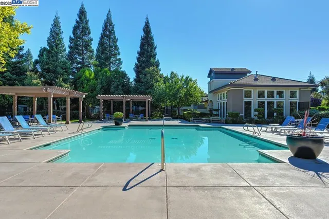 $325,000 | 701 Gibson Drive, Unit 1712, Roseville, CA 95678