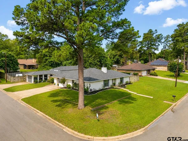 $345,000 | 19017 Pinedale Circle, Flint, TX 75762