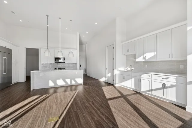 $820,000 | 1155 South Rangeline Road, Unit 506, Carmel, IN 46032