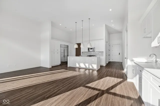 $820,000 | 1155 South Rangeline Road, Unit 506, Carmel, IN 46032