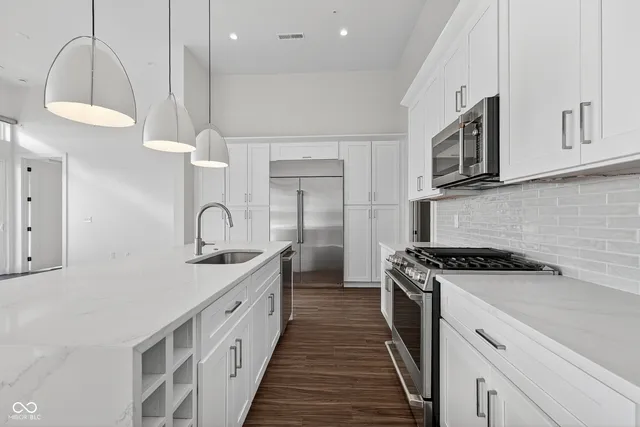 $820,000 | 1155 South Rangeline Road, Unit 506, Carmel, IN 46032