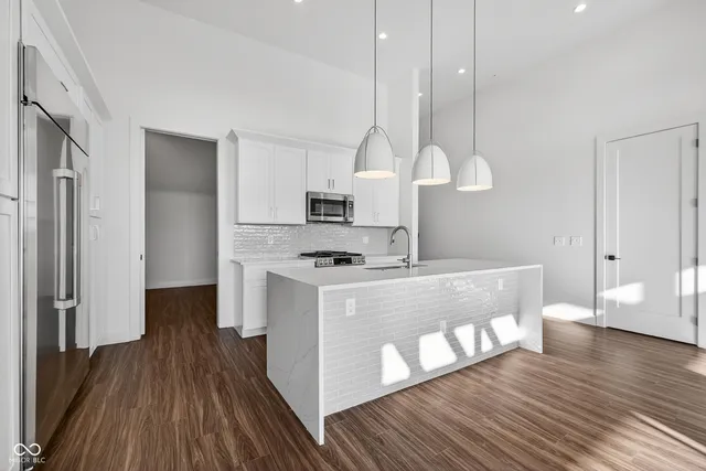 $820,000 | 1155 South Rangeline Road, Unit 506, Carmel, IN 46032