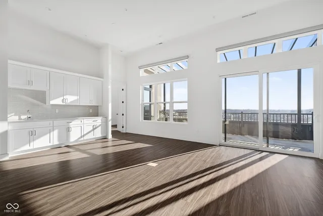 $820,000 | 1155 South Rangeline Road, Unit 506, Carmel, IN 46032