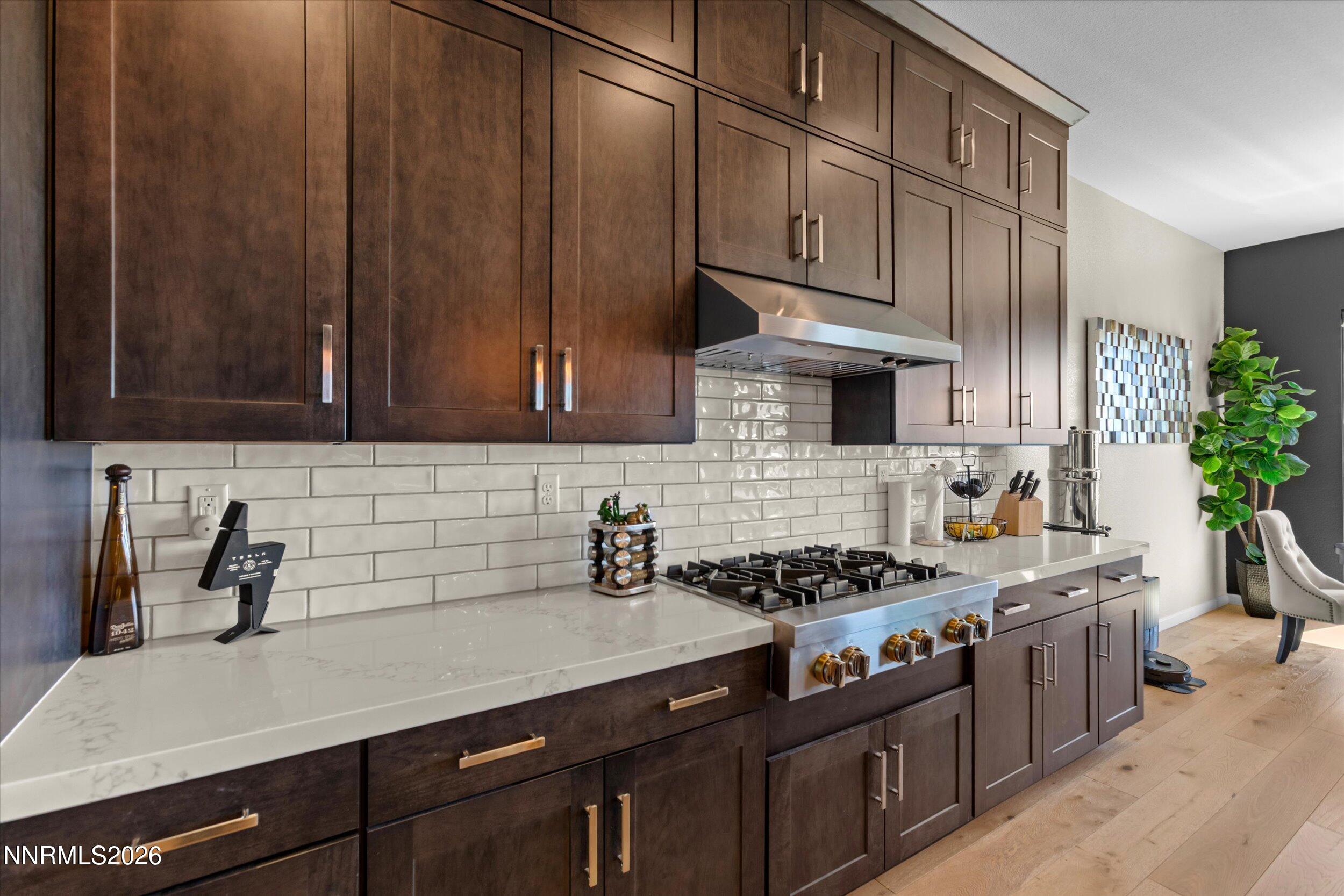 8908 Suncreek Court Reno, NV 89523 - Photo 13 of 56 Gas range
