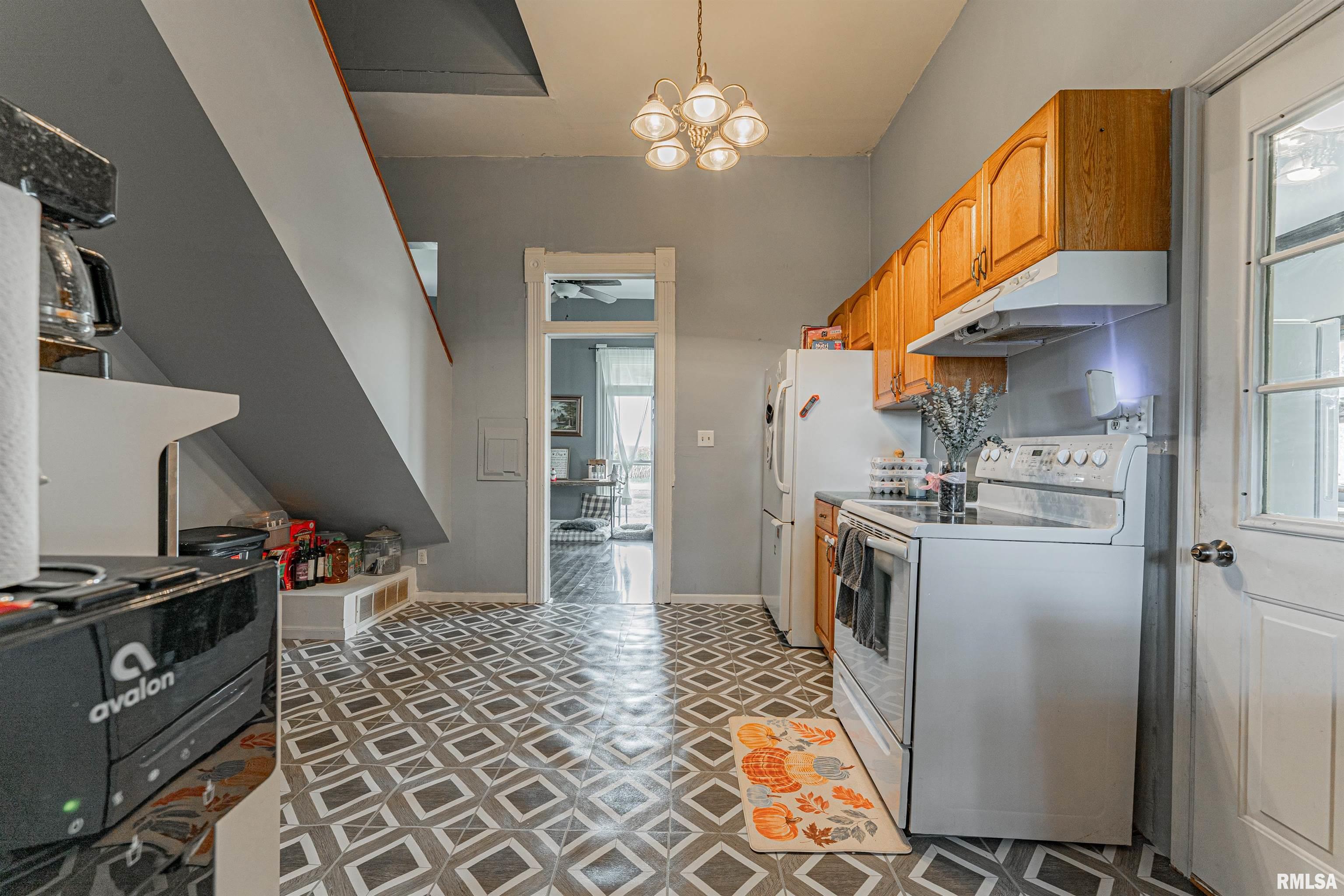 2136 950th Street Chestnut, IL 62518 - Photo 13 of 31