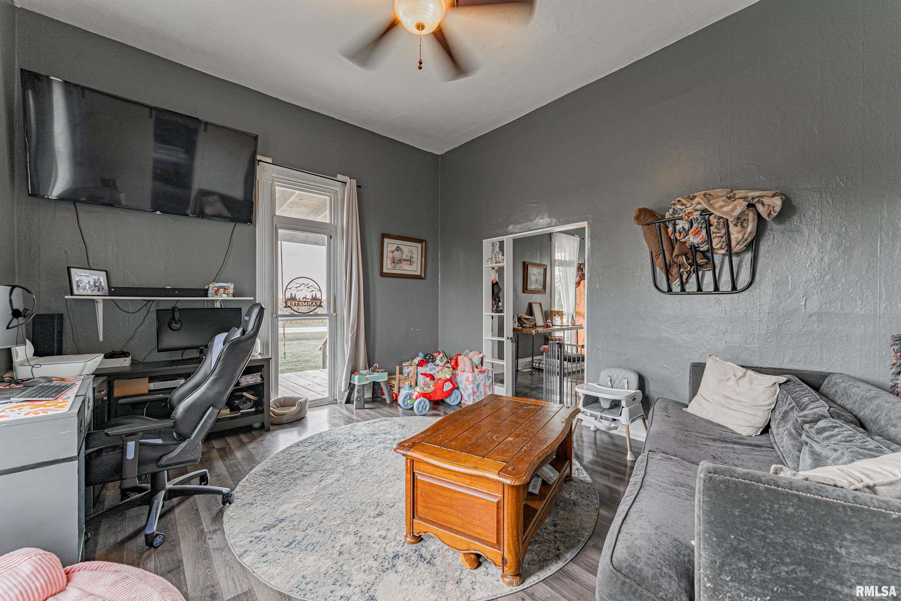 2136 950th Street Chestnut, IL 62518 - Photo 10 of 31