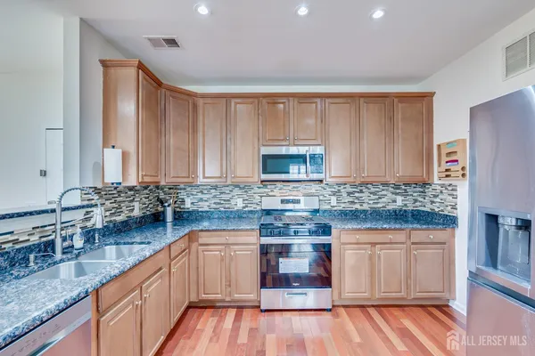 $499,000 | 2822 Edward Stec Boulevard, Edison, NJ 08837