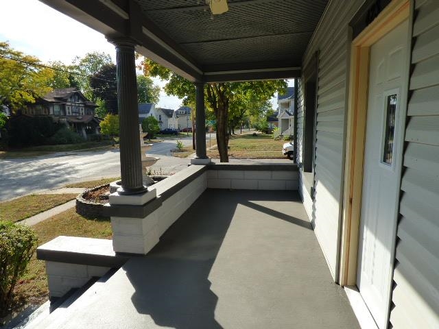 423 Portland Avenue Beloit, WI 53511 - Photo 4 of 44