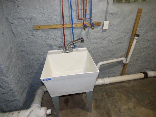 423 Portland Avenue Beloit, WI 53511 - Photo 41 of 44