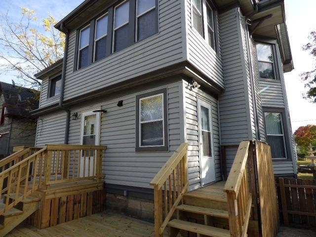 423 Portland Avenue Beloit, WI 53511 - Photo 6 of 44