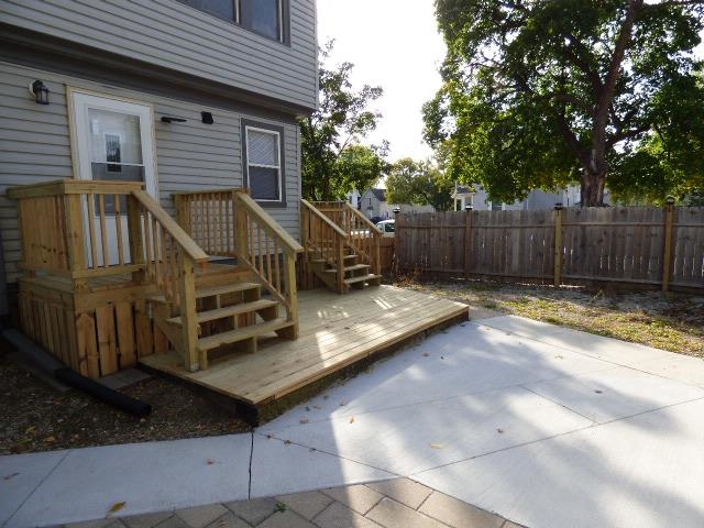 423 Portland Avenue Beloit, WI 53511 - Photo 7 of 44