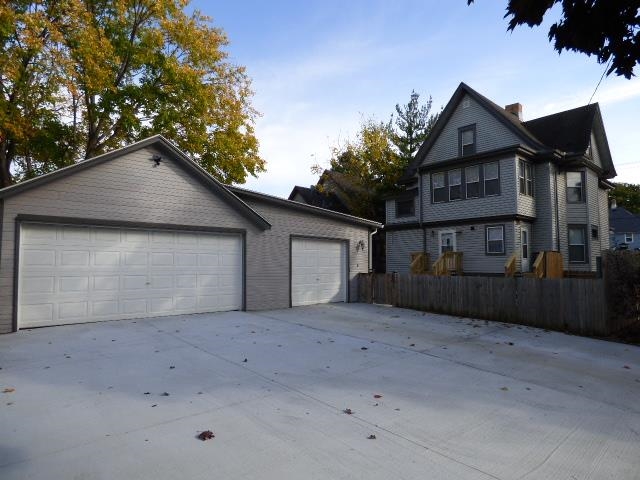 423 Portland Avenue Beloit, WI 53511 - Photo 9 of 44