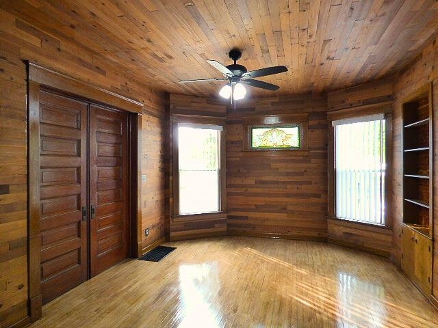 423 Portland Avenue Beloit, WI 53511 - Photo 10 of 44