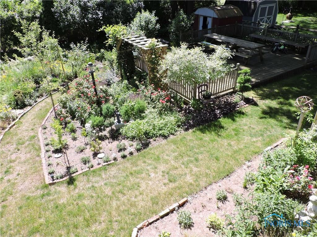 4558 Longfellow Road Sylvania, OH 43560 - Photo 17 of 20 View of Back Yard Beauty!