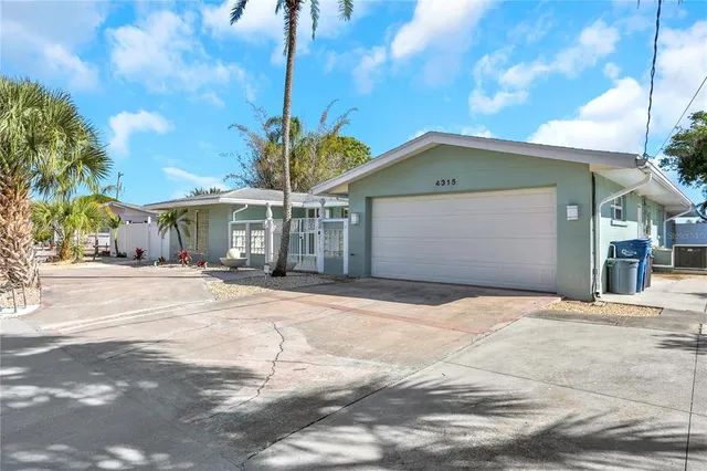 $11,679 | 4315 Royal Palm Drive, Bradenton, FL 34210