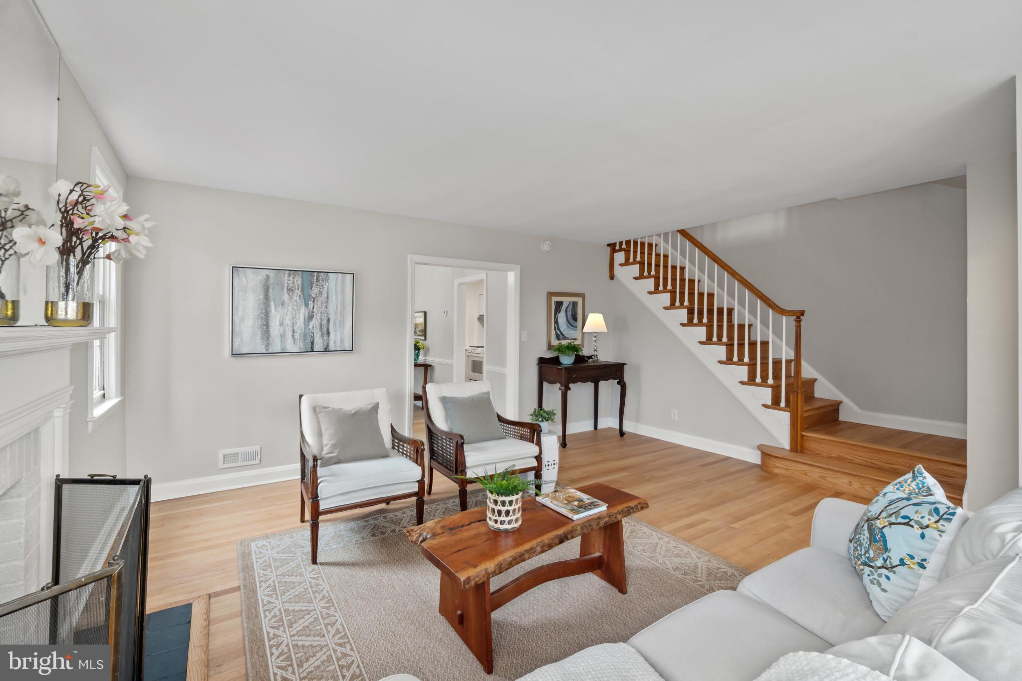 308 Greenlow Road Catonsville, MD 21228 - Photo 9 of 33 a living room with furniture and wooden floor