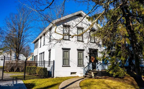 $30,000 | 55 State Street, Saratoga Springs, NY 12866