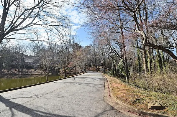 $435,000 | 304 Wood Lake Drive, Athens, GA 30606