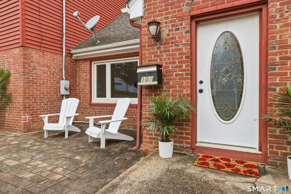 $699,999 | 102 Lawler Road, West Hartford, CT 06117