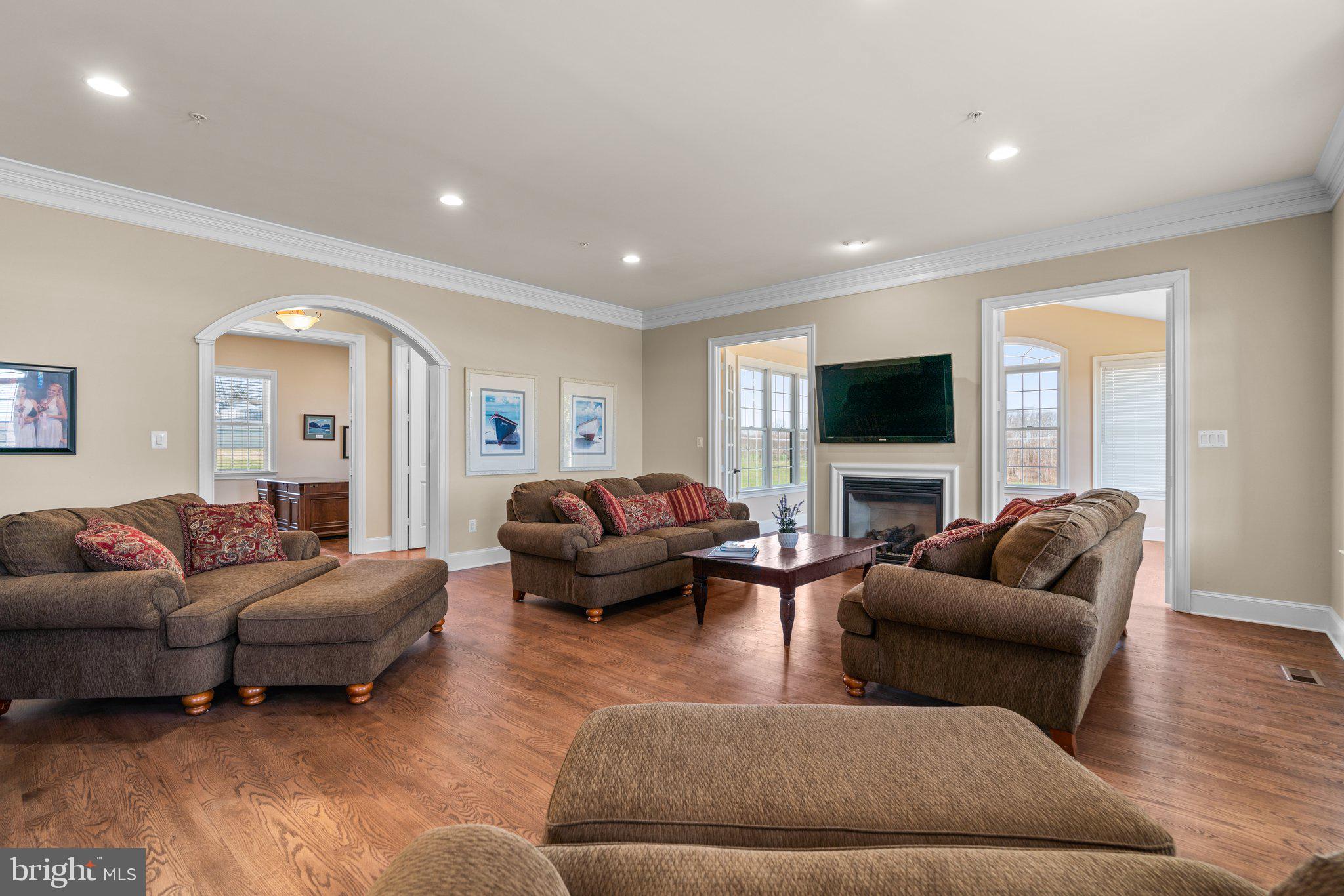 7251 Annapolis Rock Road Gaithersburg, MD 20882 - Photo 3 of 78 a living room with furniture and a flat screen tv