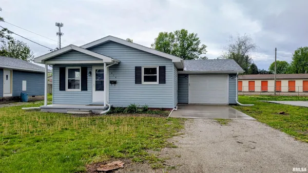 $139,000 | 614 East Vine Street, Taylorville, IL 62568