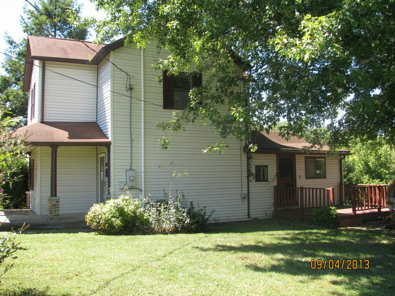 343 Newtown Road Buchanan, VA 24066 - Photo 2 of 10 SIDE
