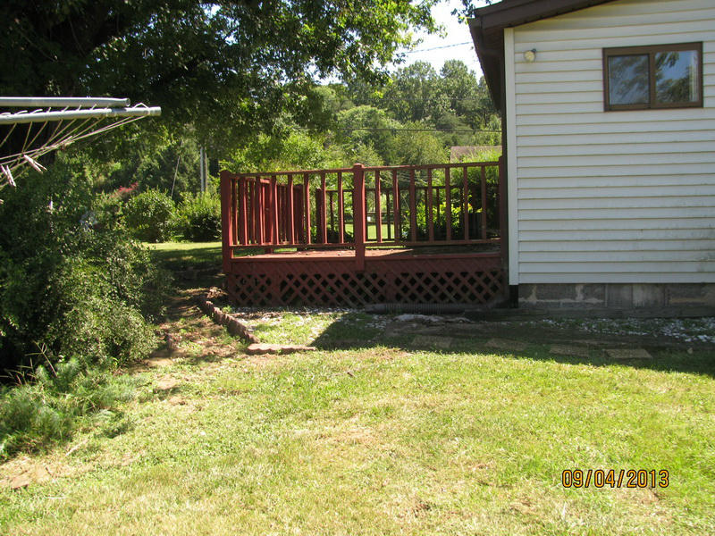 343 Newtown Road Buchanan, VA 24066 - Photo 5 of 10 DECK