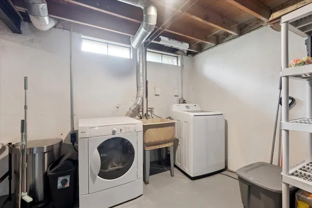 $194,900 | 2037 Lac Du Mont Drive, Haslett, MI 48840