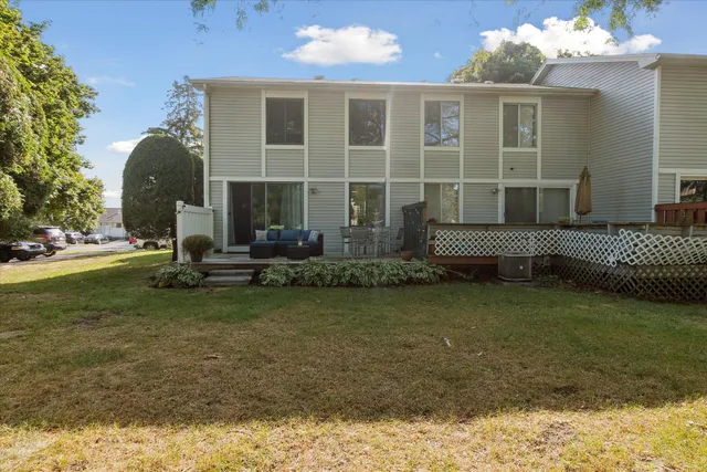 $194,900 | 2037 Lac Du Mont Drive, Haslett, MI 48840