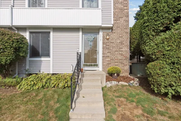 $200,000 | 2037 Lac Du Mont Drive, Haslett, MI 48840