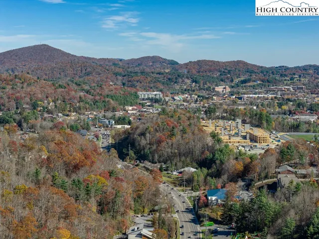 $275,000 | 105 Highway Boone Nc 28607, Boone, NC 28607
